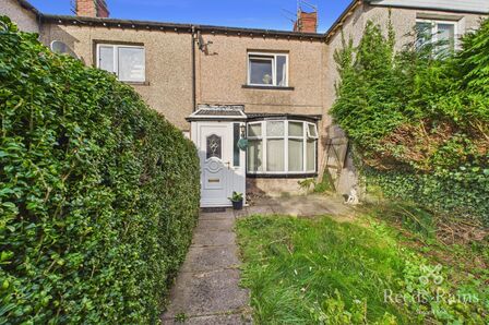 2 bedroom Mid Terrace House for sale