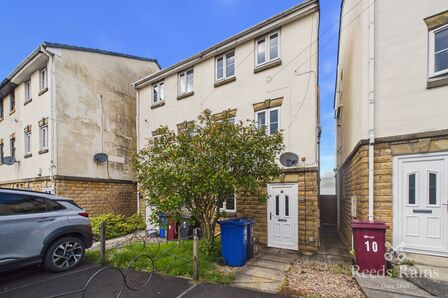 2 bedroom Semi Detached House to rent