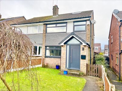 Walshaw Walk, 3 bedroom Semi Detached House for sale, £270,000