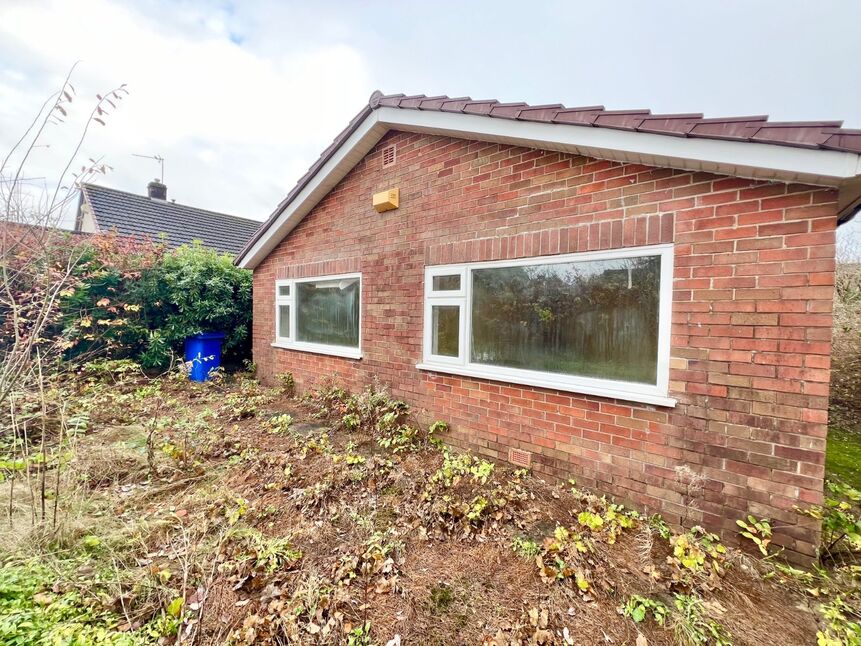 2 bedroom Detached Bungalow for sale, Stretton Road, Ramsbottom, BL0
