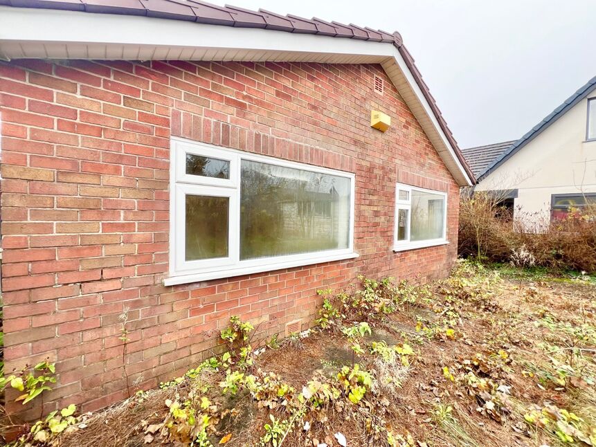 2 bedroom Detached Bungalow for sale, Stretton Road, Ramsbottom, BL0