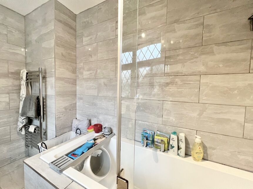 2 bedroom Mid Terrace House for sale, Bury Old Road, Ainsworth, BL2 £