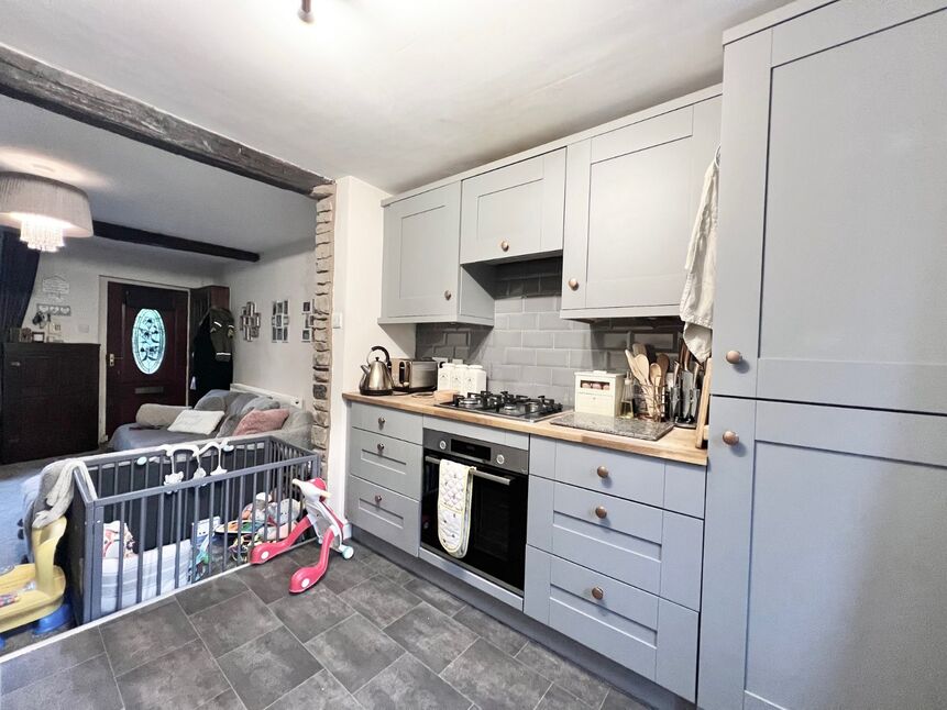 2 bedroom Mid Terrace House for sale, Bury Old Road, Ainsworth, BL2 £