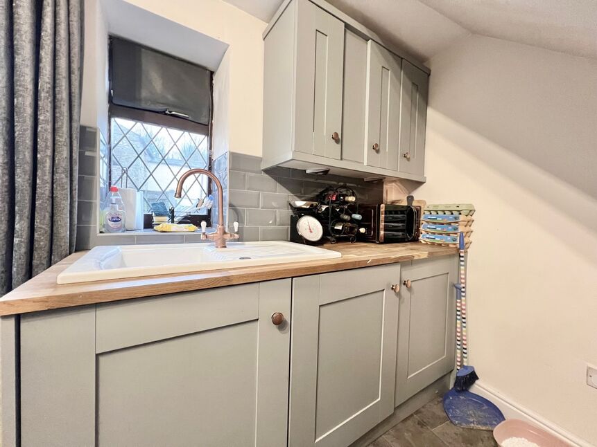 2 bedroom Mid Terrace House for sale, Bury Old Road, Ainsworth, BL2 £