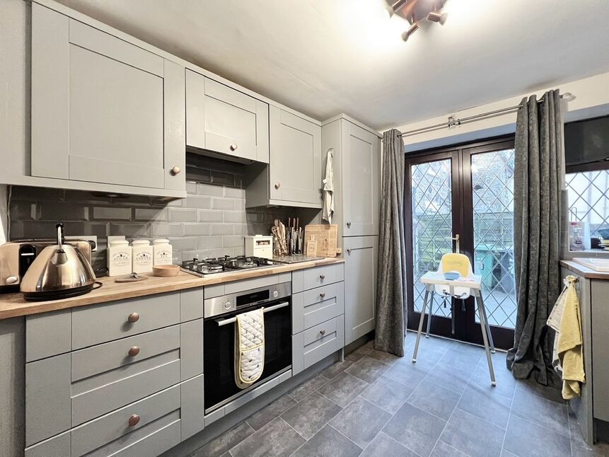 2 bedroom Mid Terrace House for sale, Bury Old Road, Ainsworth, BL2 £