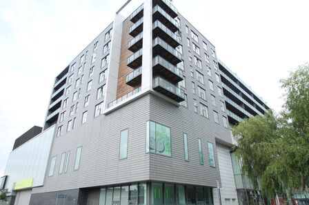 St. Johns Gardens, 1 bedroom  Flat for sale, £125,000