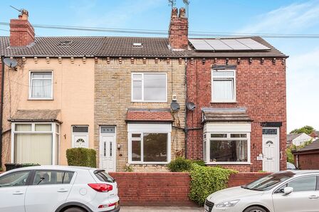 Beech Grove Avenue, 3 bedroom Mid Terrace House to rent, £925 pcm