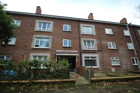 Rosebrook Grove, 2 bedroom  Flat to rent, £650 pcm