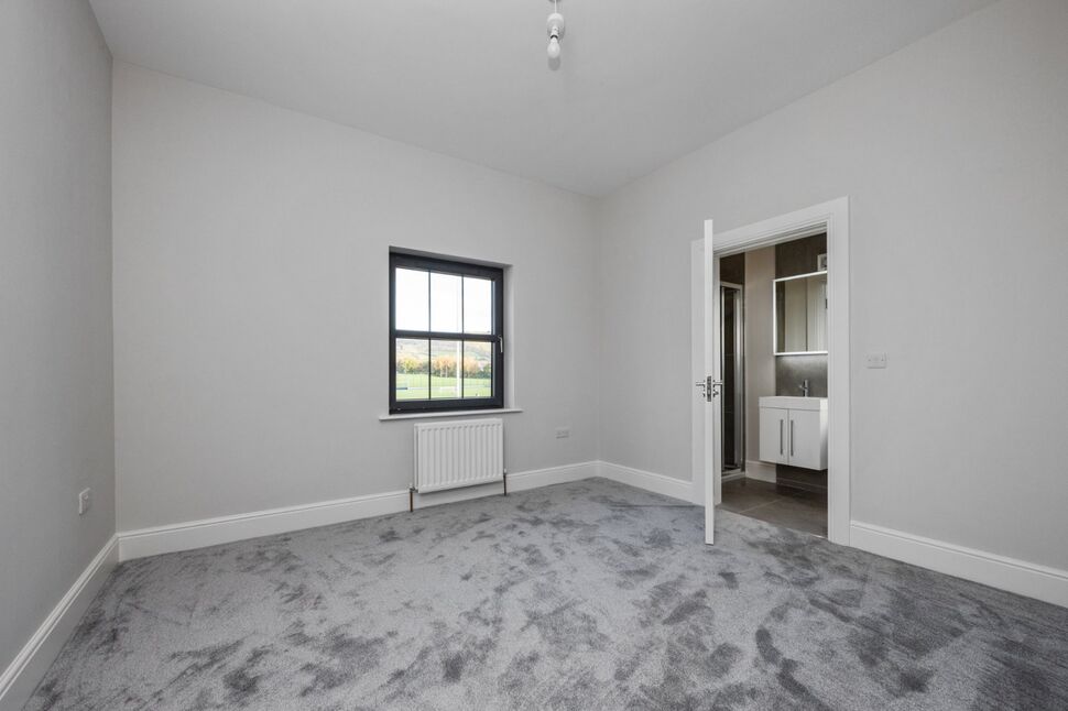 3 bedroom Flat for sale, Barton Park, Greenisland, BT38 £300,000