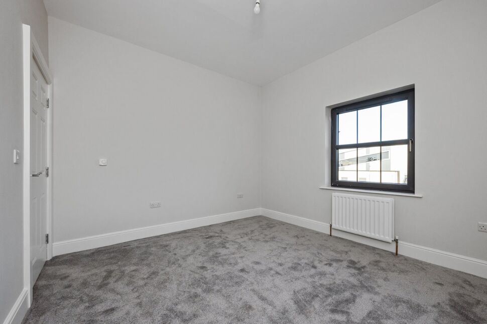 3 bedroom Flat for sale, Barton Park, Greenisland, BT38 £300,000