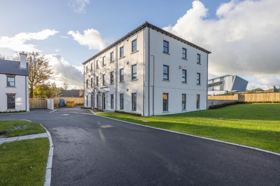 3 bedroom Flat for sale, Barton Park, Greenisland, BT38 £300,000