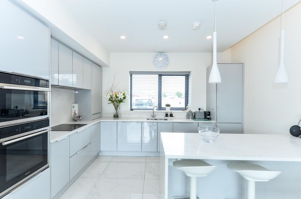 2 bedroom Flat for sale, Quayside, Carrickfergus, BT38 £244,950