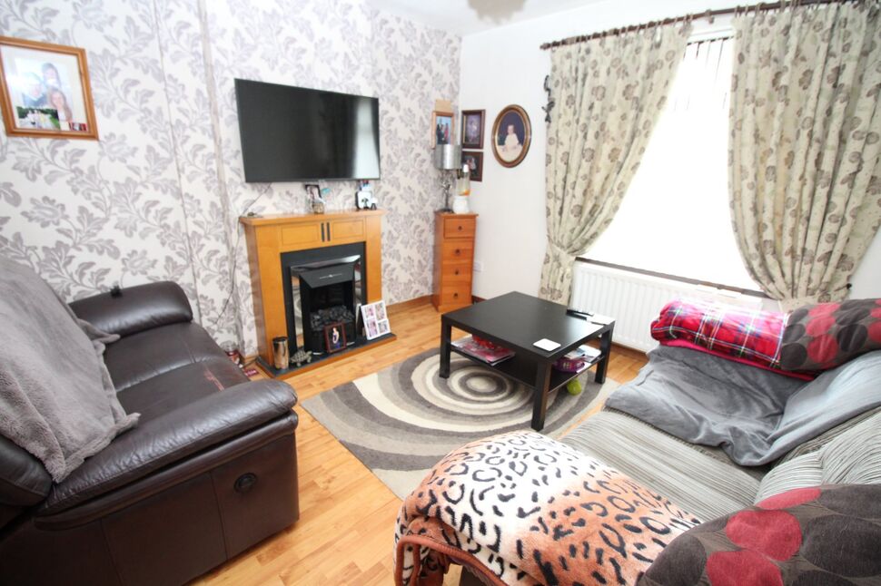 3 bedroom Mid Terrace House for sale, Coronation Road, Carrickfergus, BT38 £105,000