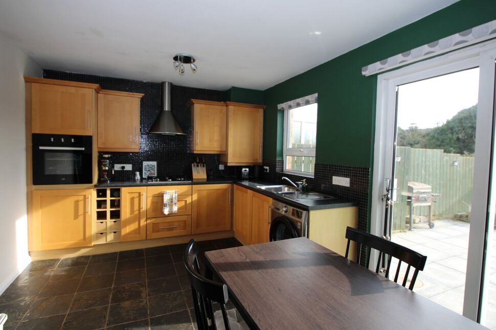 2 bedroom End Terrace House for sale, Minorca Drive, Carrickfergus, BT38 £130,000