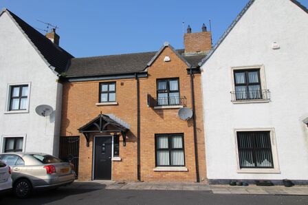 3 bedroom Mid Terrace House for sale