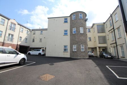 Cheston Close, 2 bedroom  Flat for sale, £120,000