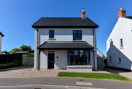 Lislaynan Heights, 3 bedroom Detached House for sale, £248,500