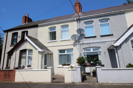 2 bedroom Mid Terrace House for sale