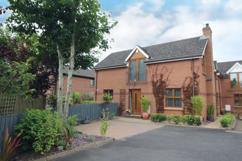 3 bedroom Detached House for sale