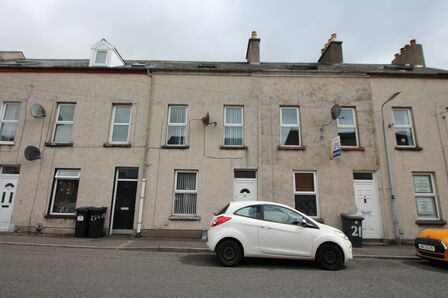3 bedroom Mid Terrace House to rent