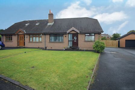 4 bedroom Semi Detached Bungalow for sale