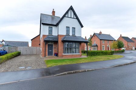 The Cairn, 4 bedroom Detached House for sale, £385,000