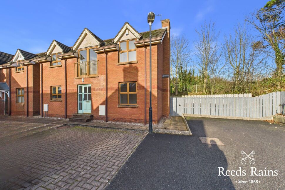 3 bedroom Detached House for sale