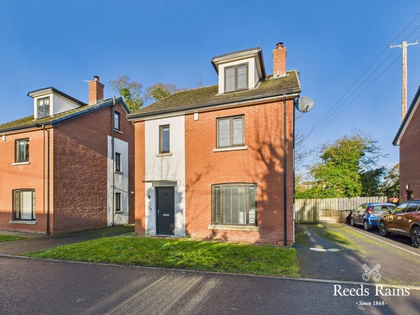 4 bedroom Detached House for sale