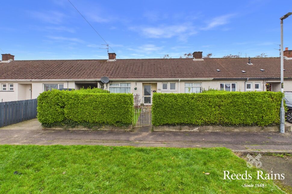 3 bedroom Mid Terrace Bungalow for sale