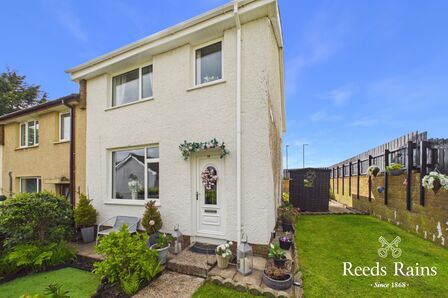 Ballyduff Gardens, 3 bedroom End Terrace House for sale, &pound;135,000