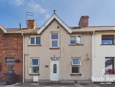 3 bedroom Mid Terrace House for sale