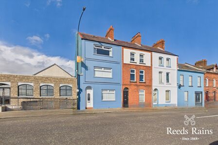 4 bedroom End Terrace House for sale