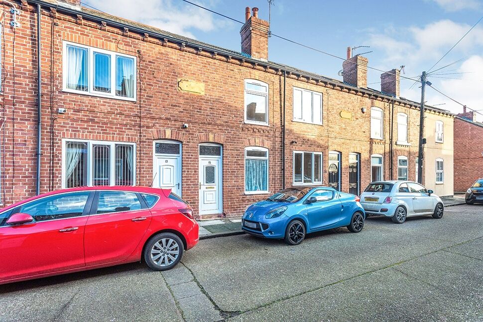 Main image of 3 bedroom Mid Terrace House to rent, Regent Street, Castleford, West Yorkshire, WF10