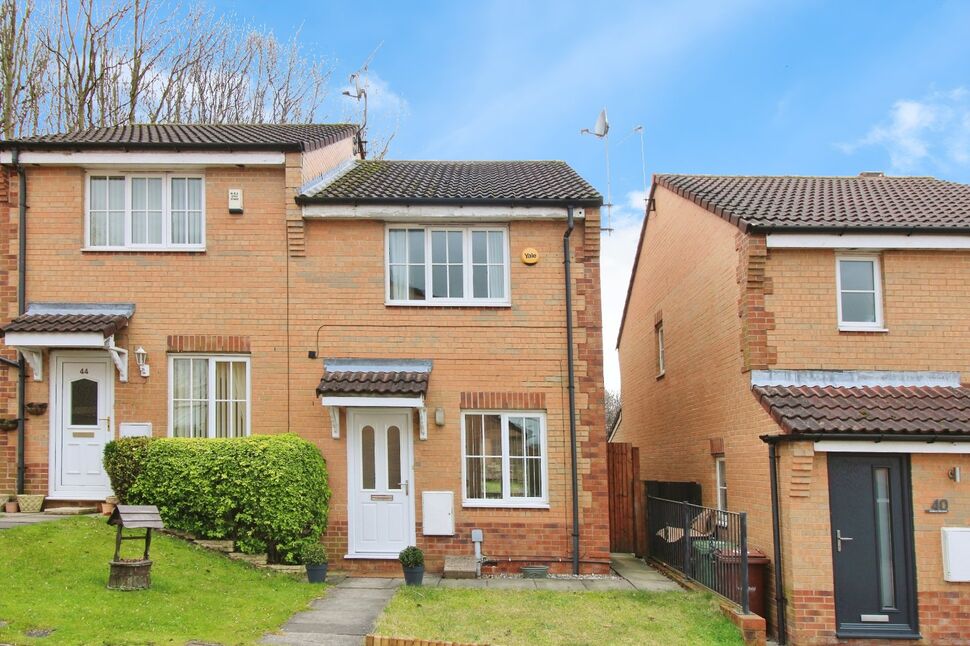 Main image of 2 bedroom Semi Detached House for sale, Greenacres Drive, Castleford, West Yorkshire, WF10