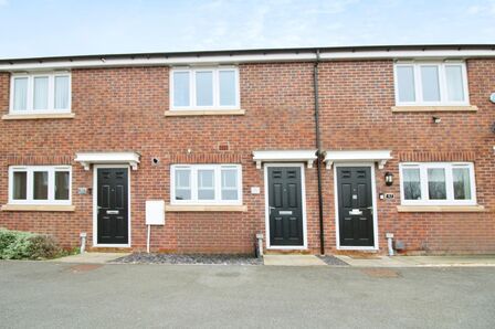 Epsom Close, 2 bedroom Mid Terrace House to rent, &pound;950 pcm