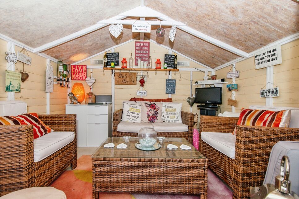 3 bedroom Semi Detached House for sale, Park Avenue, Kippax, LS25 £