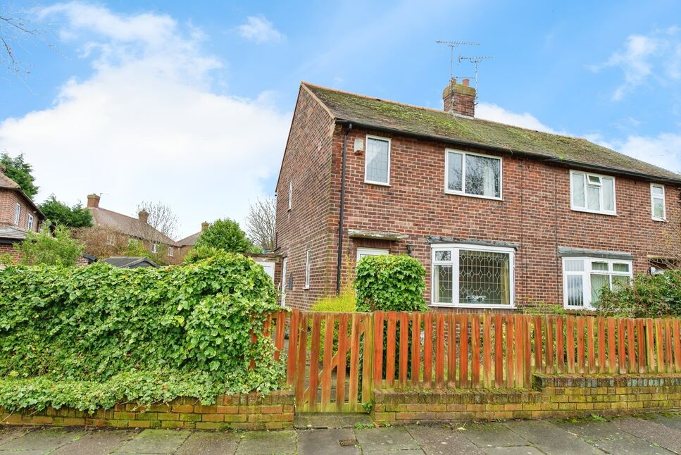 2 bedroom Semi Detached House for sale, Lumley Avenue, Castleford, WF10 £130,000