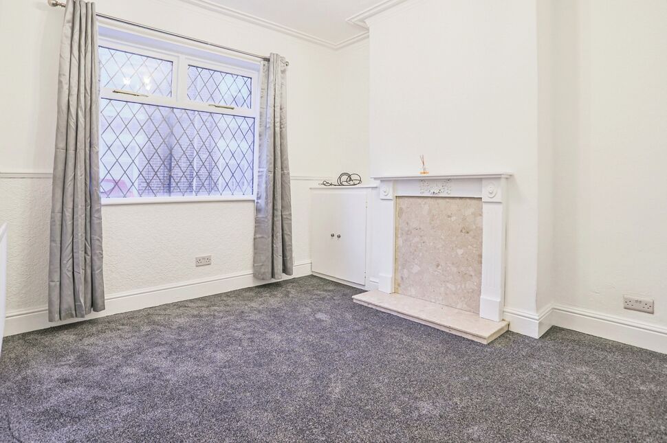 2 bedroom Mid Terrace House for sale, Glebe Street, Castleford, WF10