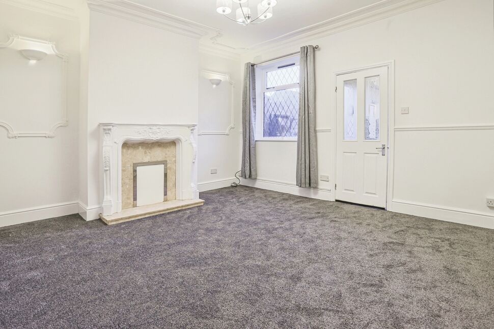 2 bedroom Mid Terrace House for sale, Glebe Street, Castleford, WF10