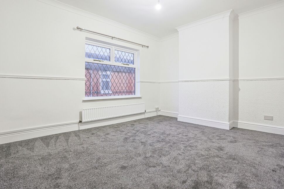 2 bedroom Mid Terrace House for sale, Glebe Street, Castleford, WF10