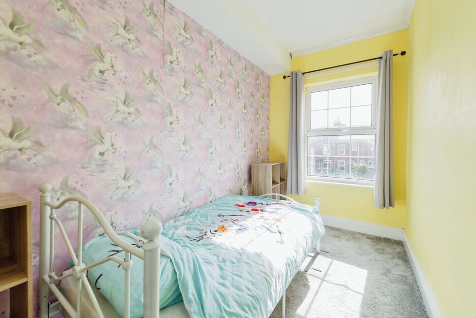 2 bedroom Mid Terrace House for sale, William Street, Castleford, WF10