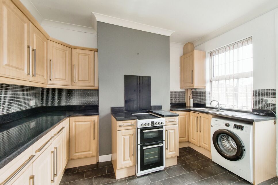 2 bedroom Mid Terrace House for sale, William Street, Castleford, WF10