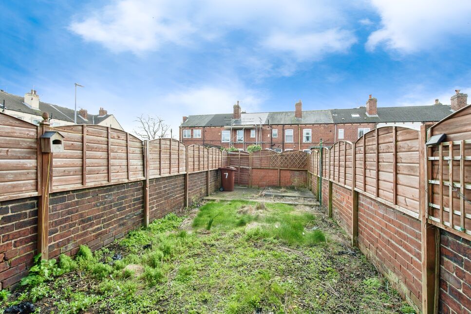 2 bedroom Mid Terrace House for sale, William Street, Castleford, WF10