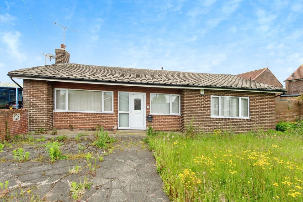 Main image of 3 bedroom Detached Bungalow for sale, Leyland Road, Castleford, West Yorkshire, WF10