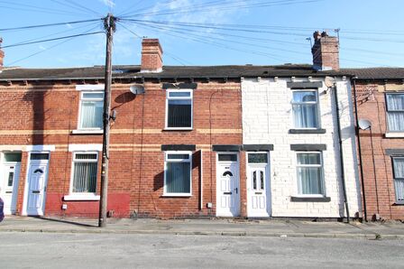 Ambler Street, 3 bedroom Mid Terrace House to rent, &pound;925 pcm