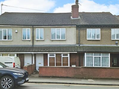3 bedroom Mid Terrace House to rent