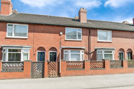 2 bedroom Mid Terrace House for sale
