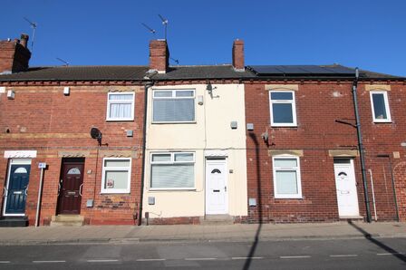 Wood Street, 2 bedroom Mid Terrace House to rent, £795 pcm