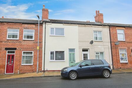 Smawthorne Avenue, 2 bedroom Mid Terrace House to rent, £850 pcm
