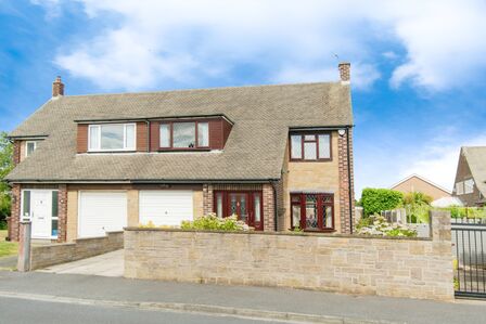 Primrose Drive, 3 bedroom Semi Detached Bungalow for sale, £220,000